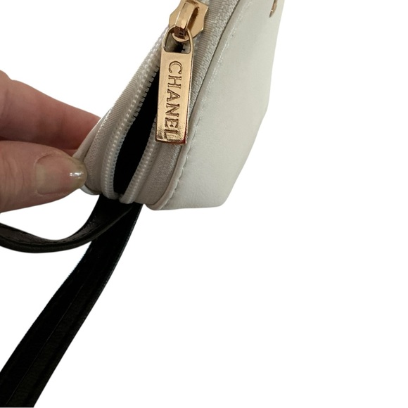 Chanel white clutch cosmetic makeup travel pouch bag - Picture 2 of 8